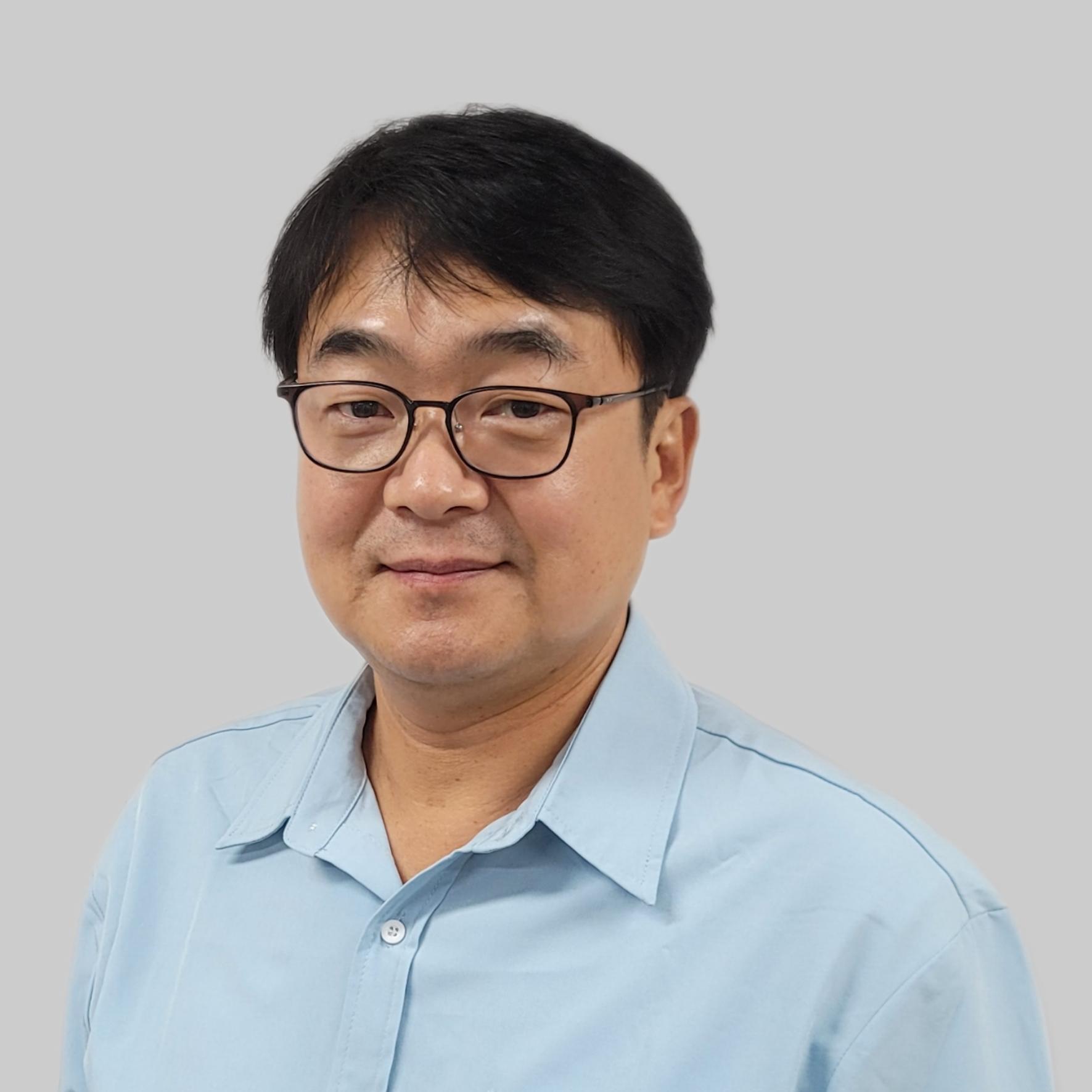 Tae Kun Woo